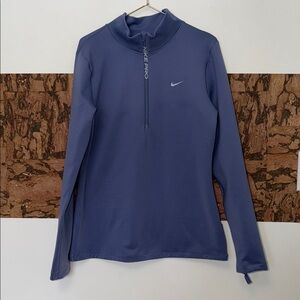 Nike Pro Half-Zip Top in Blue